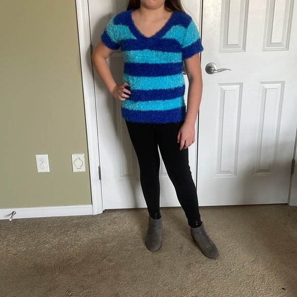 Justice striped super soft short sleeve  blue “V” neck sweater girl’s size 16 - Picture 2 of 10